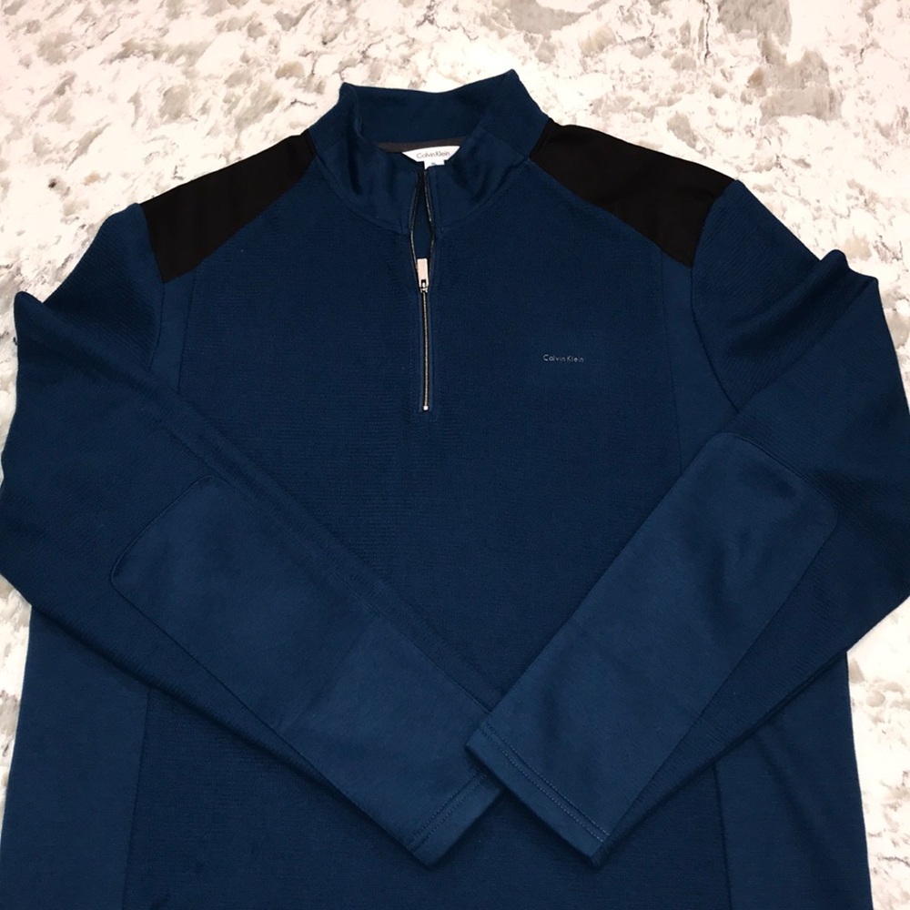 Calvin Klein blue/black men’s 1/4 zip pullover. XL